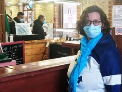 Visite de soutien aux commerçants du marché de la Ferme pendant la pandémie